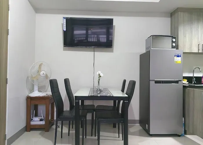 2 Bedroom Near Moa S Residences アパート *