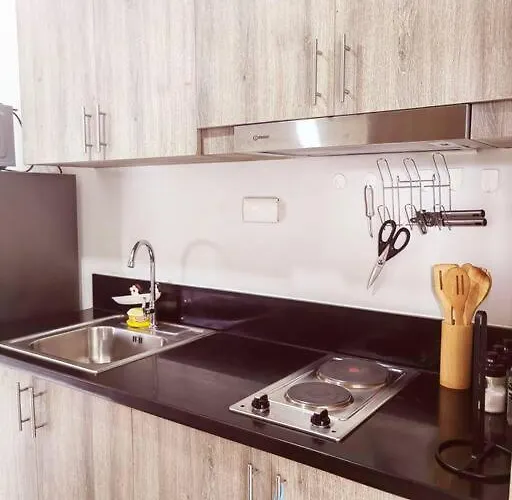 2 Bedroom Near Moa S Residences アパート *